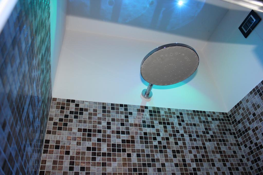 Crossing Roma 1 Hotel ภายนอก รูปภาพ