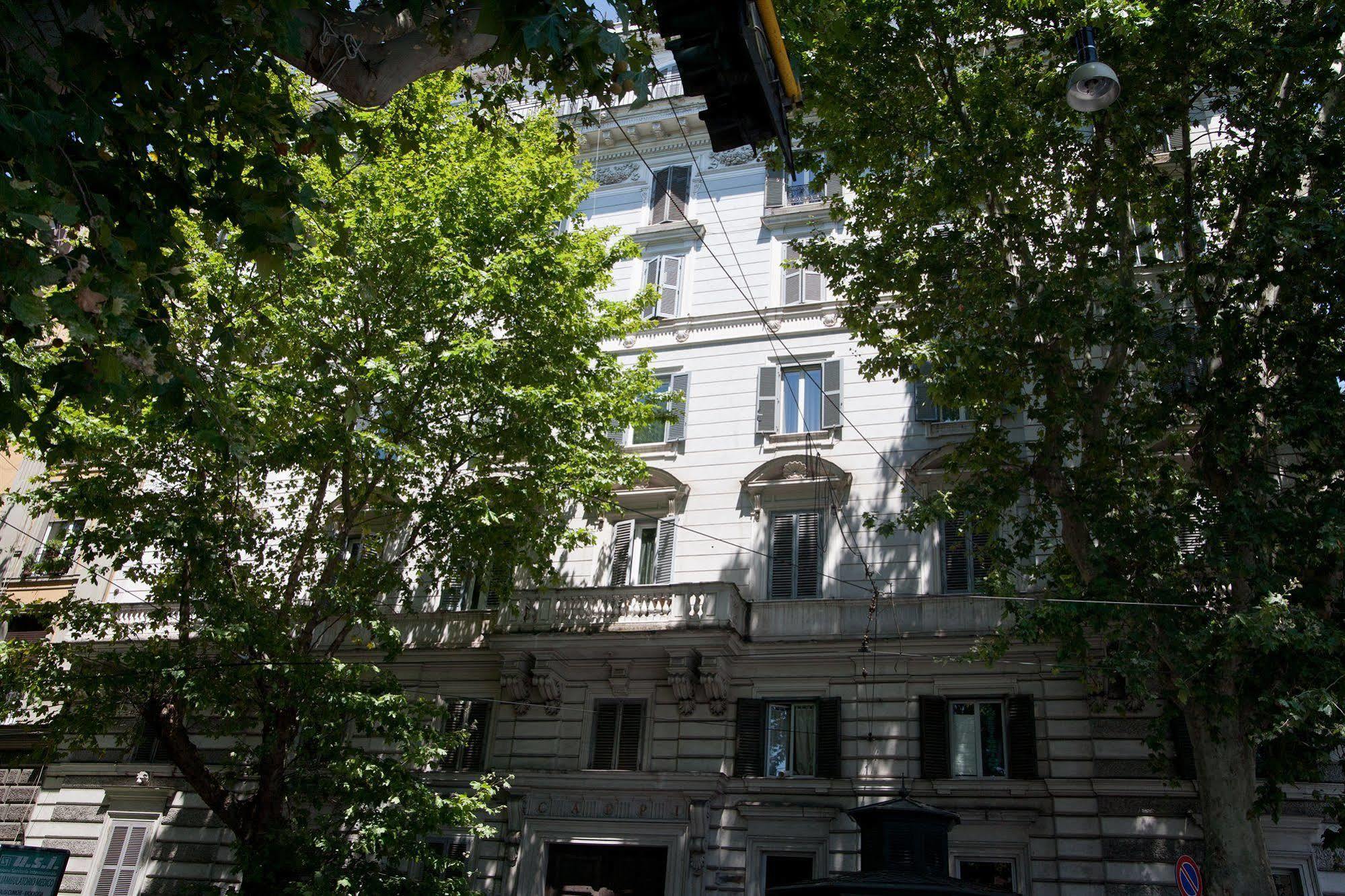Crossing Roma 1 Hotel ภายนอก รูปภาพ