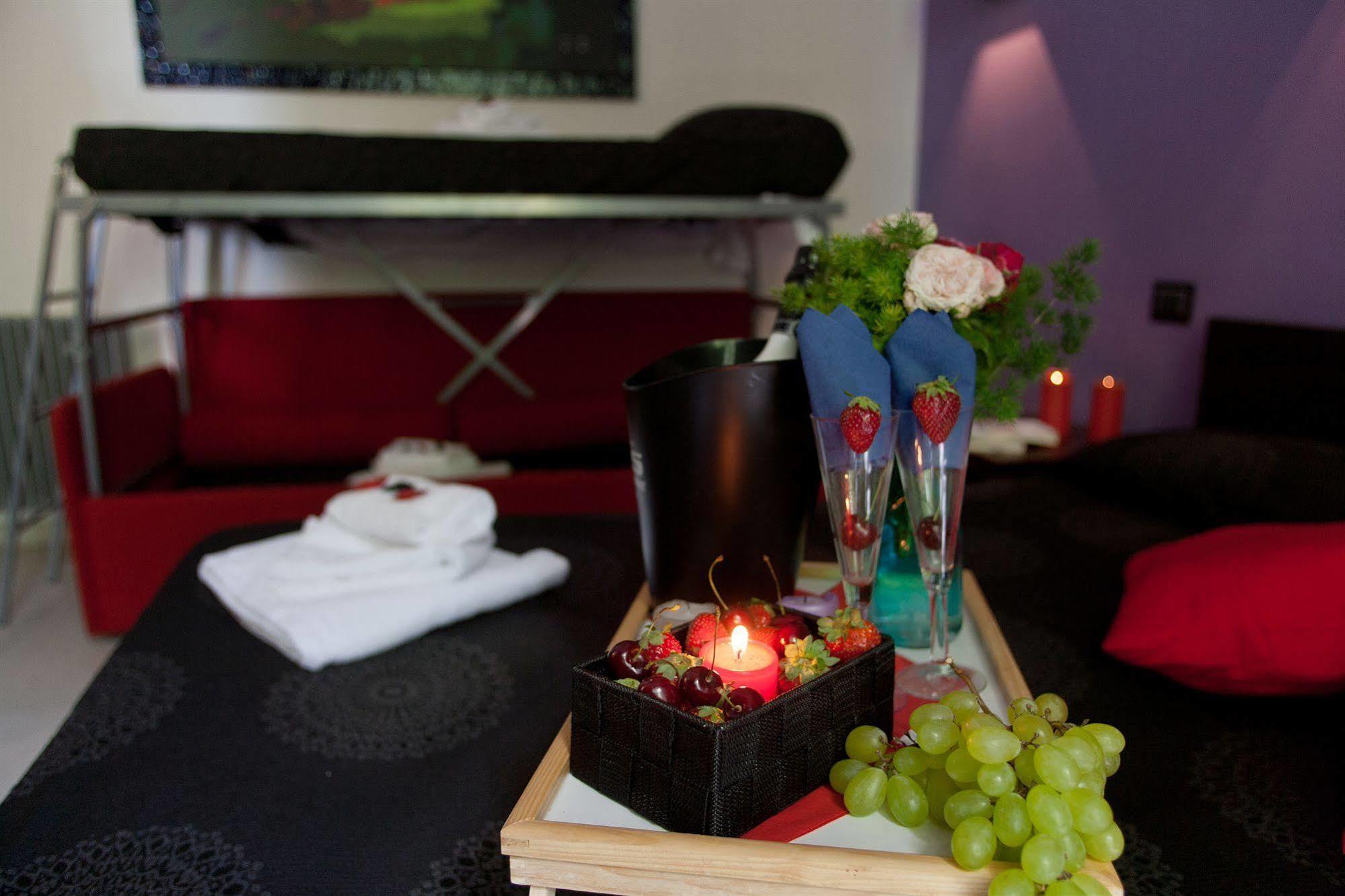 Crossing Roma 1 Hotel ภายนอก รูปภาพ