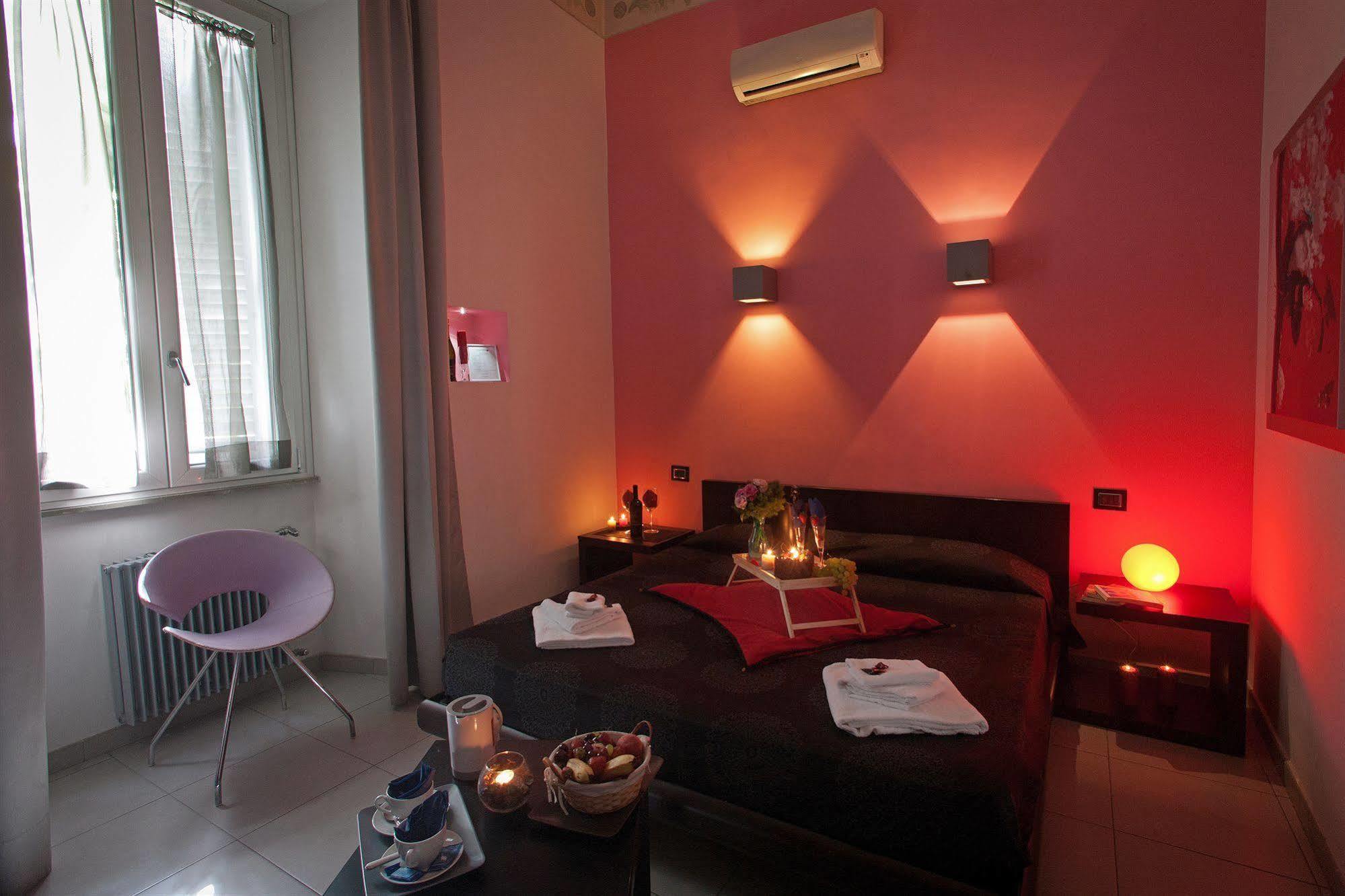 Crossing Roma 1 Hotel ภายนอก รูปภาพ