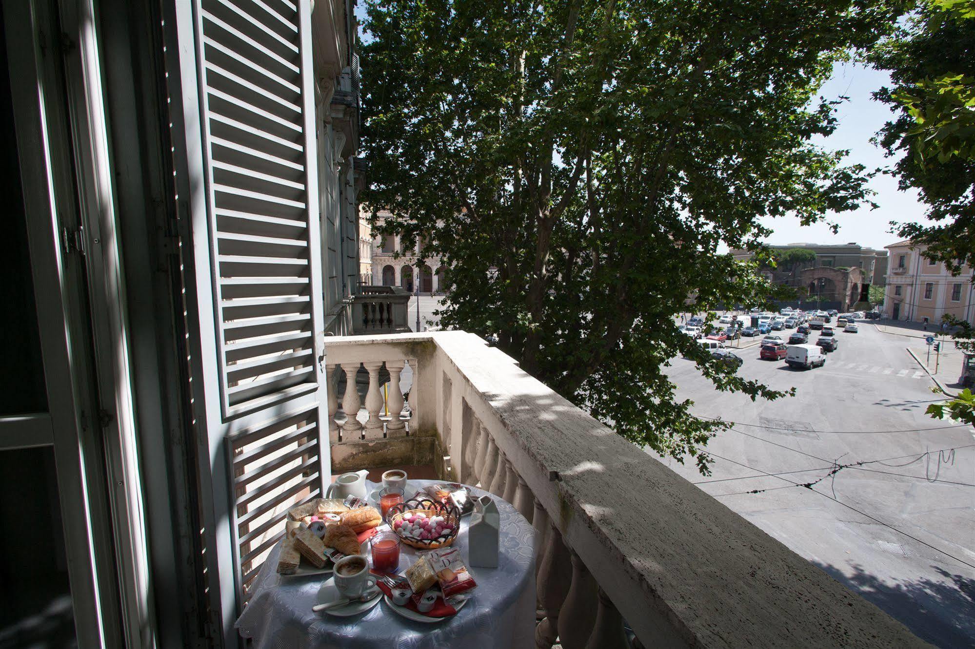 Crossing Roma 1 Hotel ภายนอก รูปภาพ